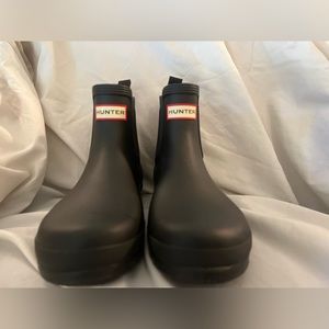 Hunter WFS2078RMA Chelsea Rain Boot for Women, Size 10 - Black